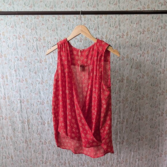 Red Floral Blouse Size Medium - Picture 1 of 3